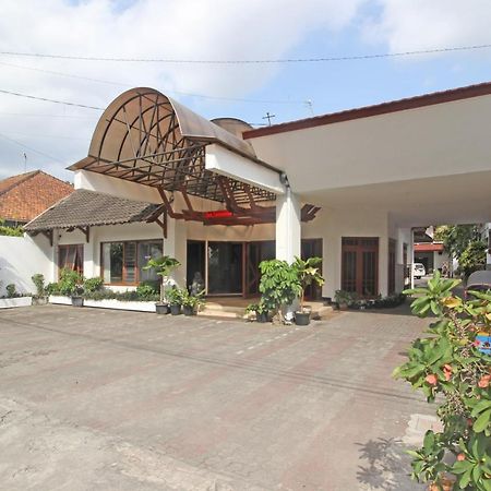 Reddoorz Plus @ Taman Siswa 3 Yogyakarta Esterno foto