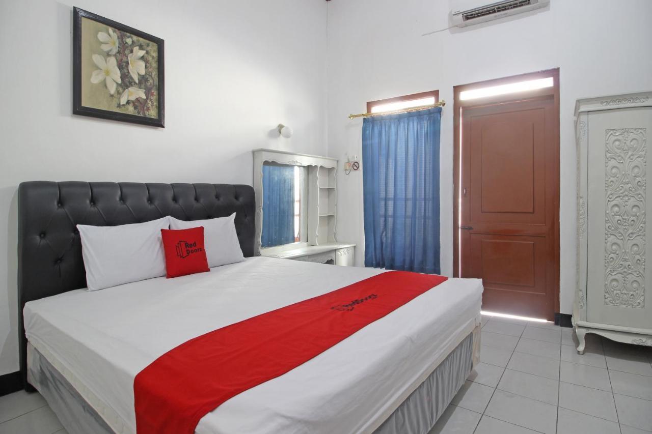 Reddoorz Plus @ Taman Siswa 3 Yogyakarta Esterno foto