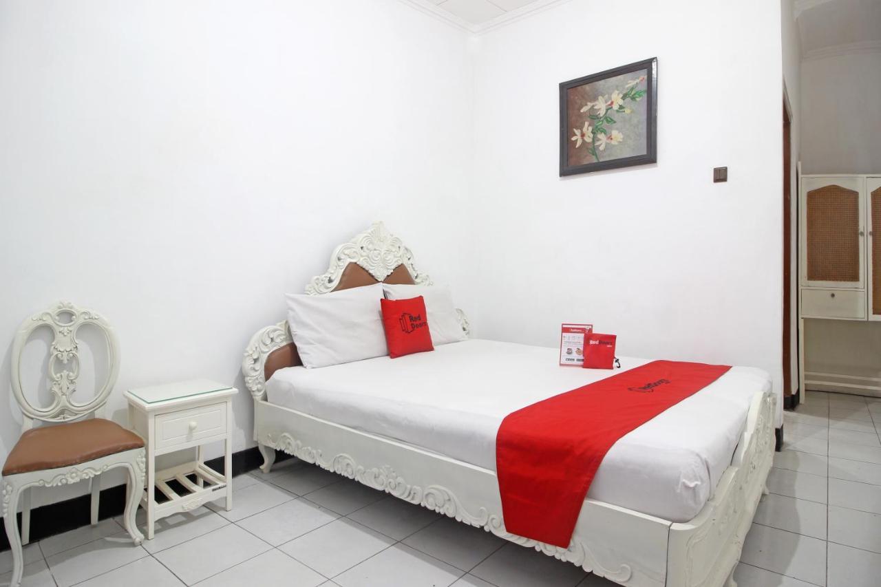 Reddoorz Plus @ Taman Siswa 3 Yogyakarta Esterno foto