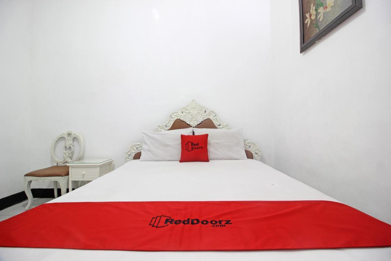 Reddoorz Plus @ Taman Siswa 3 Yogyakarta Esterno foto