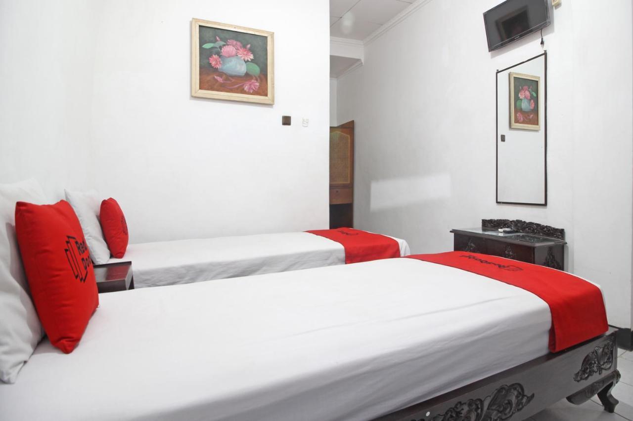 Reddoorz Plus @ Taman Siswa 3 Yogyakarta Esterno foto